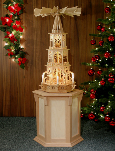 Original Weihnachtspyramide aus dem 

Hause Tilgner