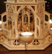 Tilgner-Weihnachtspyramide aus dem Erzgebirge